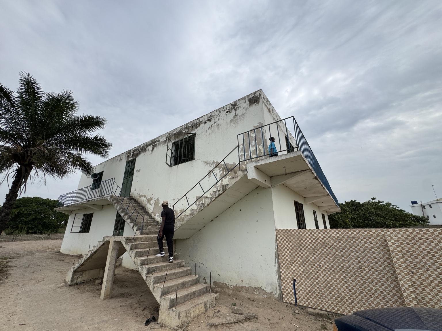 Building with outdoor staircase